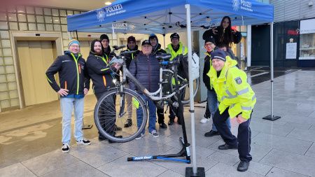 Unsere Checker beim Sichtbarkeitstermin fahrradcheck2